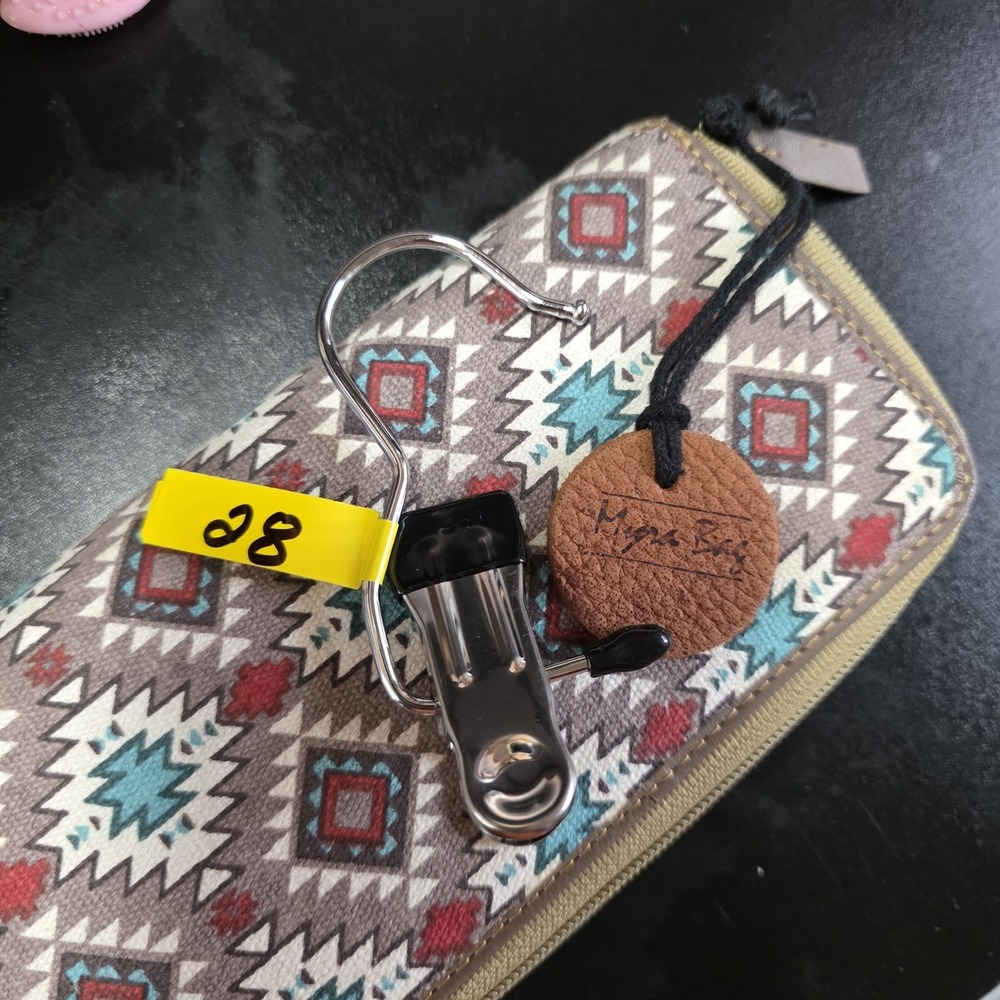 NWT Myra Womens Wallet Western Navajo Print Canvas Zip Around Card Slots Pocket - Picture 6 of 6